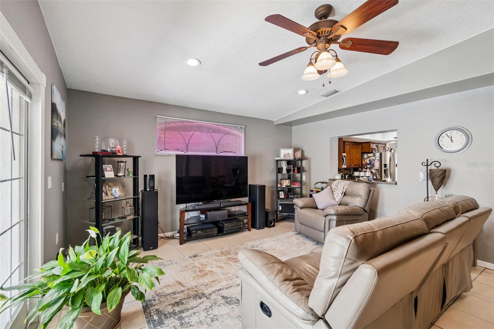 Single Family Residence at 10735 SE DRUMMOND RD, TAMPA, photo 13 of 34