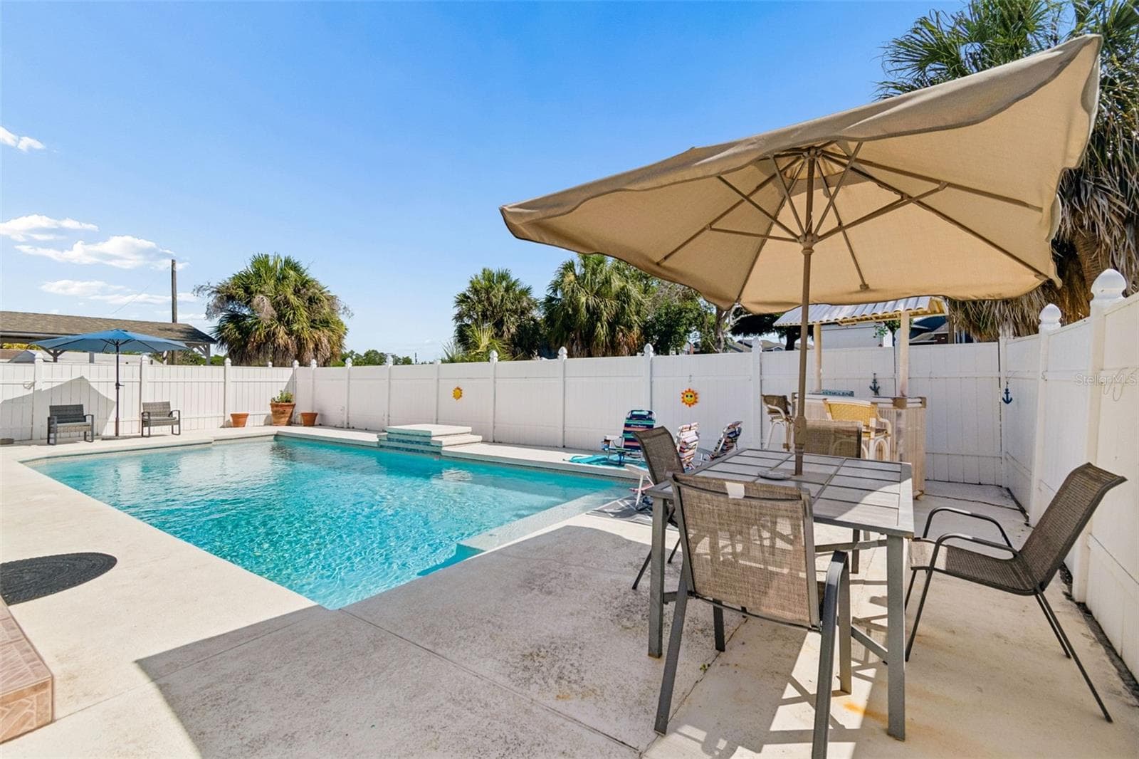 Single Family Residence at 10735 SE DRUMMOND RD, TAMPA, photo 27 of 34