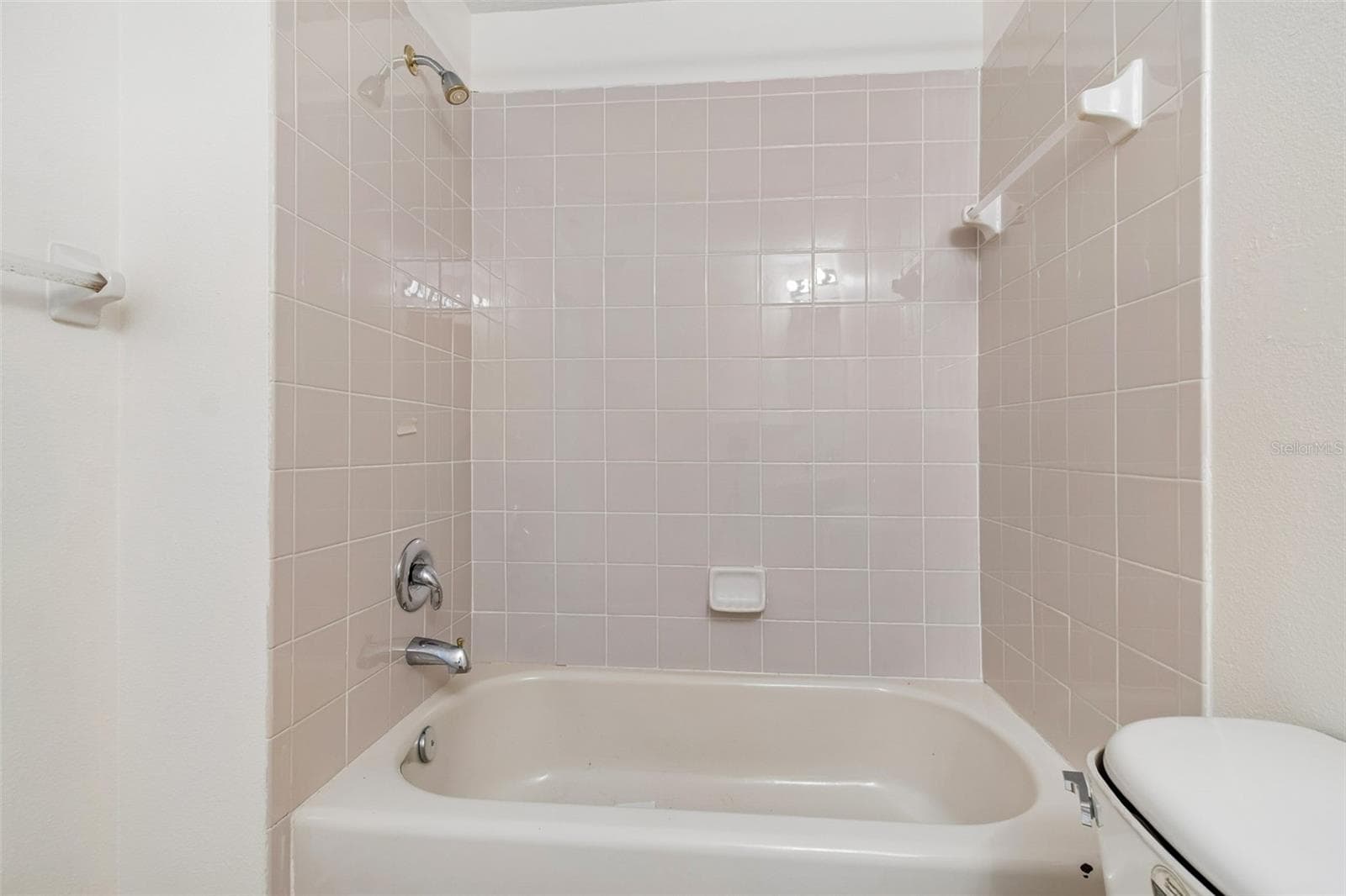 1st Floor bathroom - 3307 PINE TOP DR, VALRICO