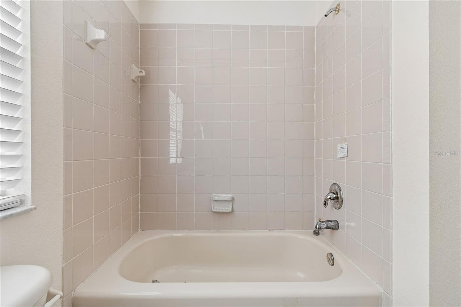 Bathroom - 3307 PINE TOP DR, VALRICO