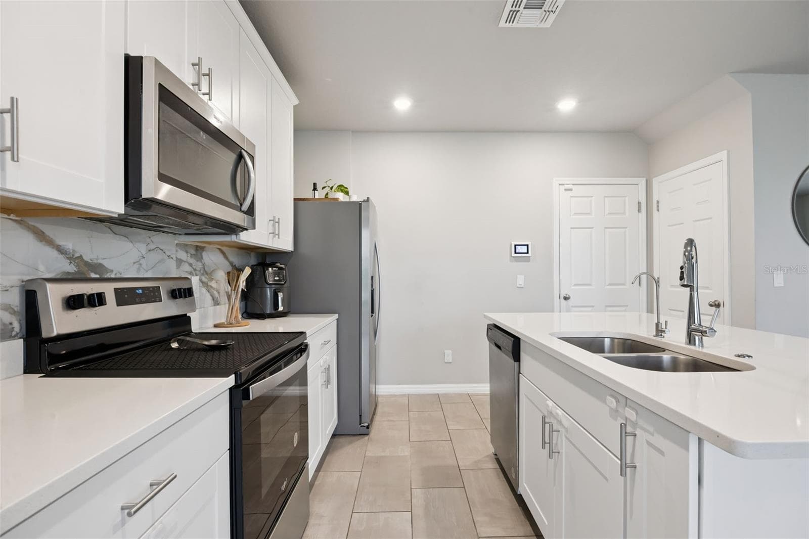 Single Family Residence at 360 WHISTLING DUCK TRL, ST CLOUD, photo 12 of 44