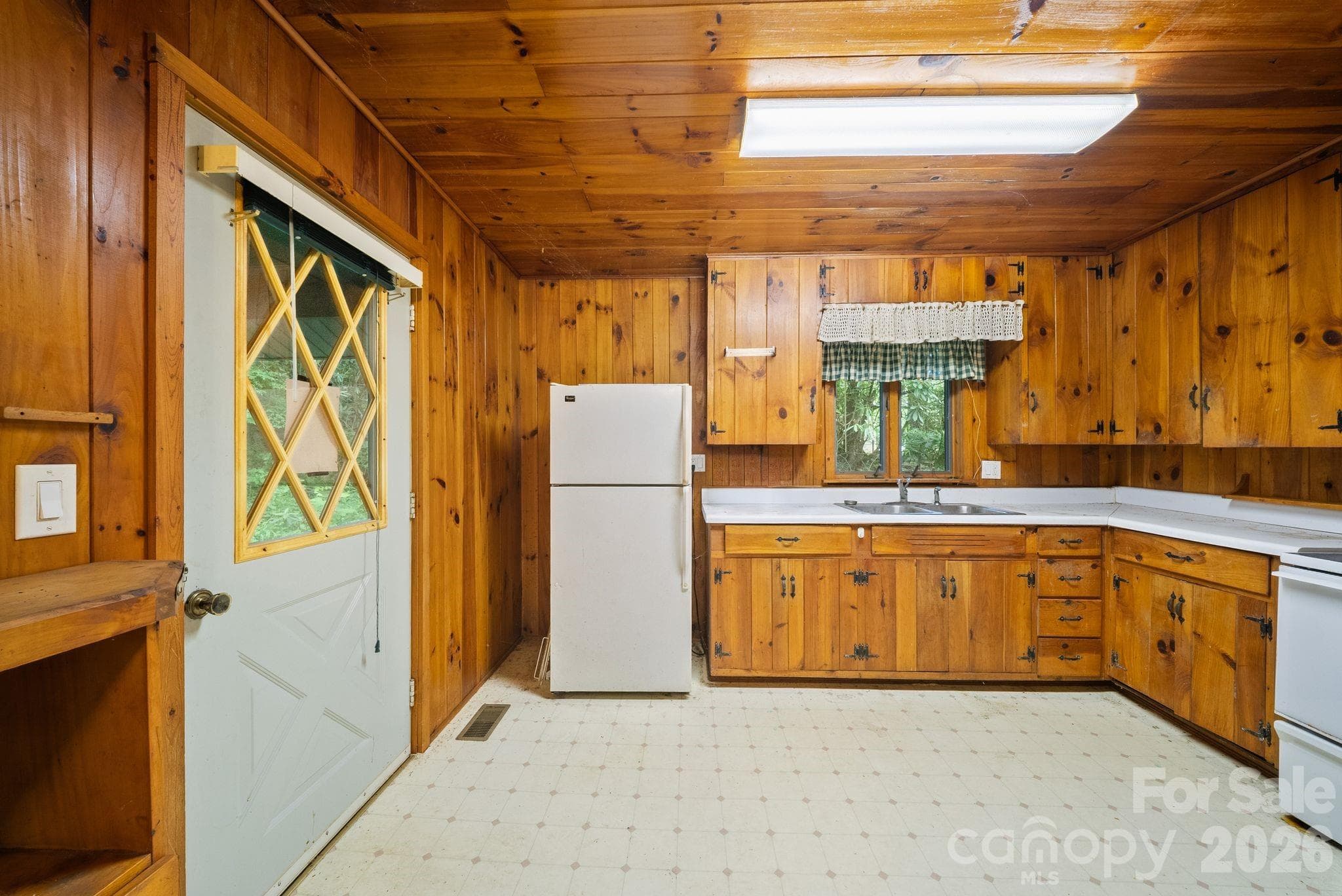 Single Family Residence at 65 Gurney Franklin Road, Newland, photo 7 of 24