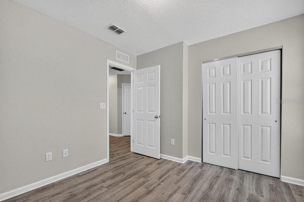 Single Family Residence at 7082 PLYMOUTH GROVE CT, JACKSONVILLE, photo 25 of 39