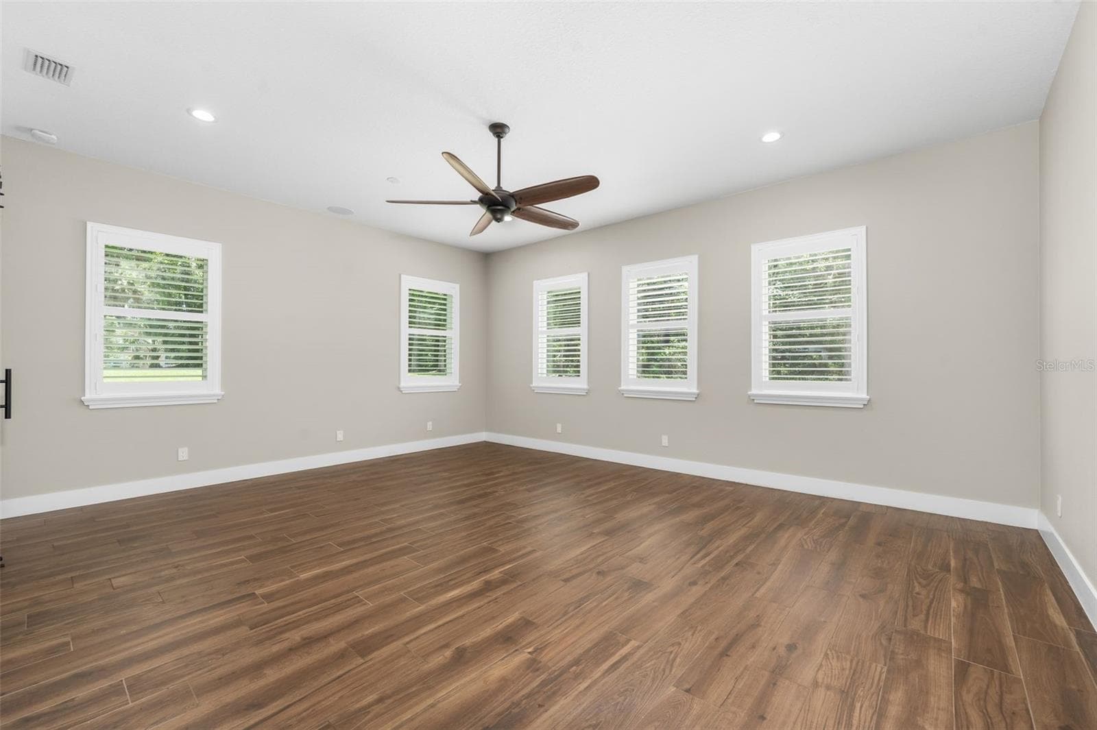 expansive primary suite - 994 SW 37TH PLACE RD, OCALA