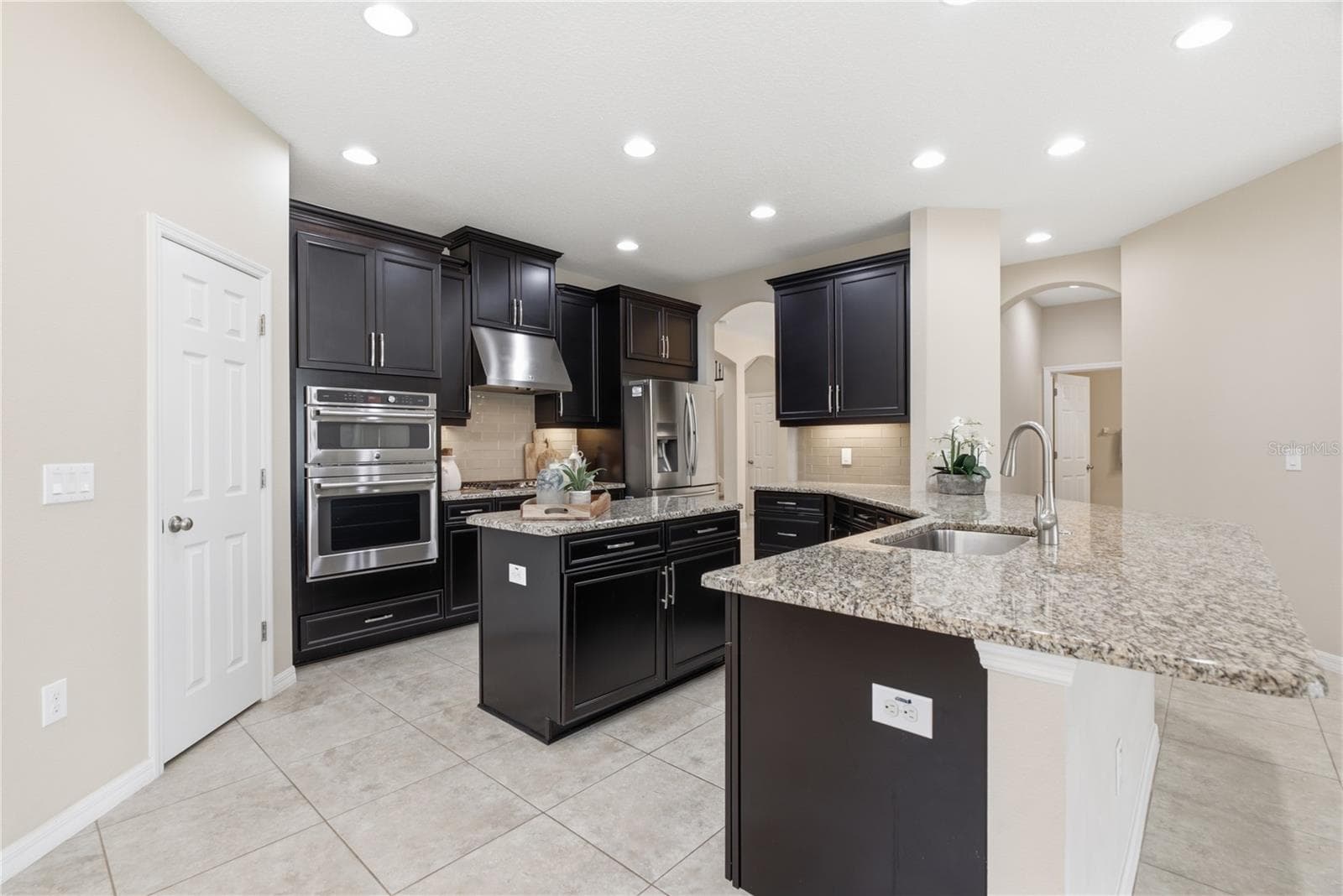 Single Family Residence at 9167 BELLA VITA CIR, LAND O LAKES, photo 27 of 133