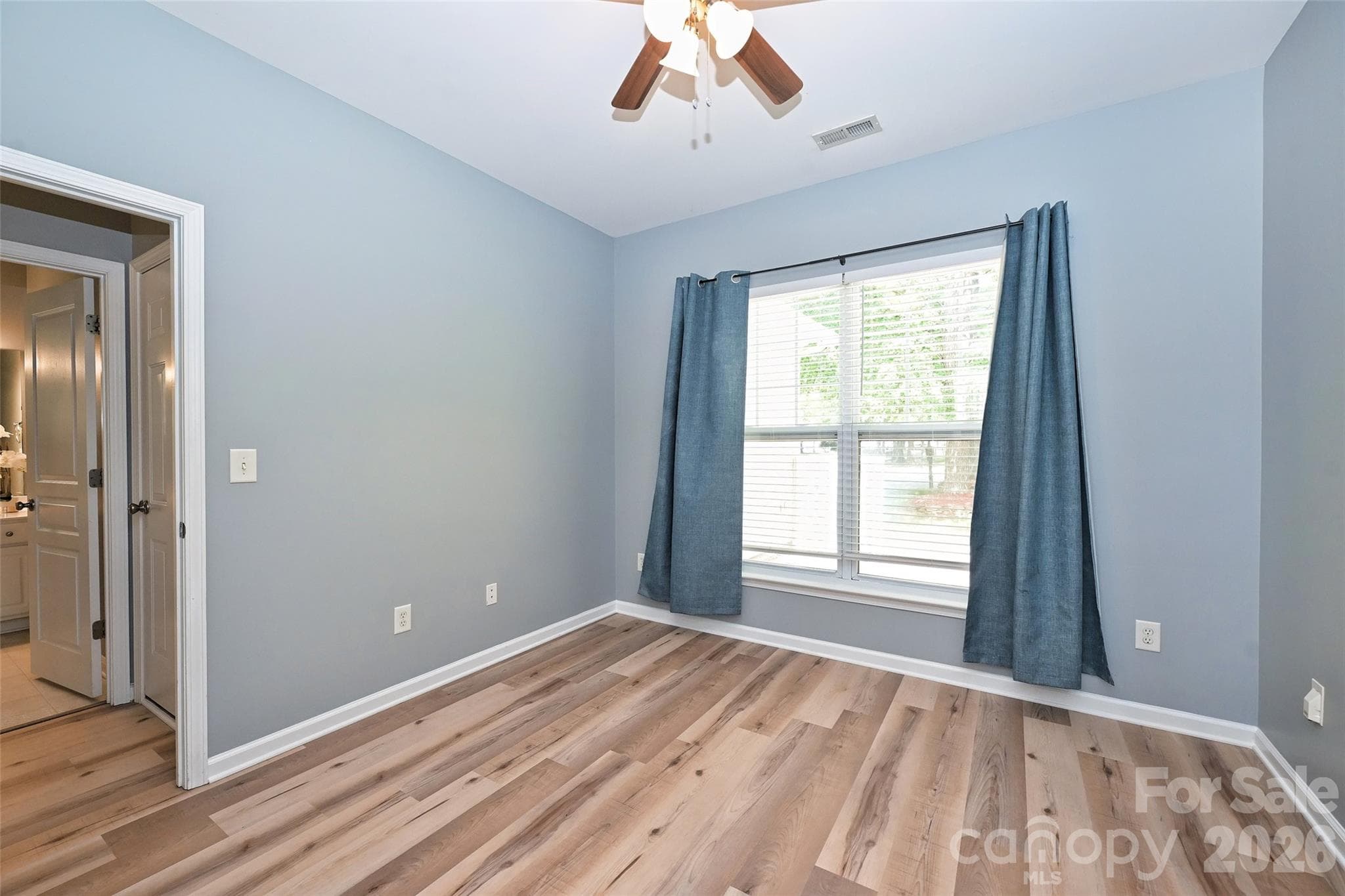 Single Family Residence at 1549 Hammond Drive, Matthews, photo 11 of 28
