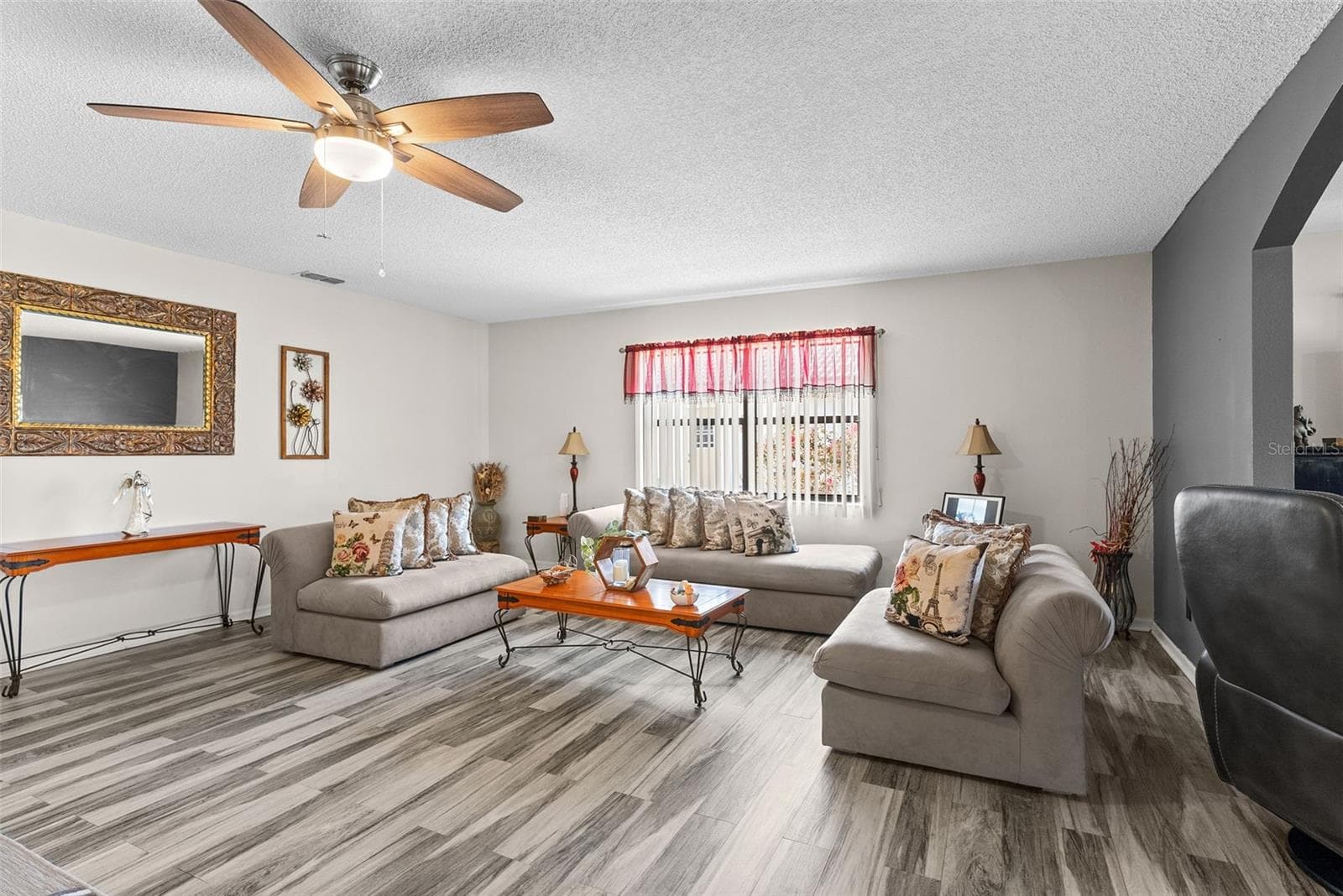 Formal living room - 1816 GRANVILLE LN, SUN CITY CENTER