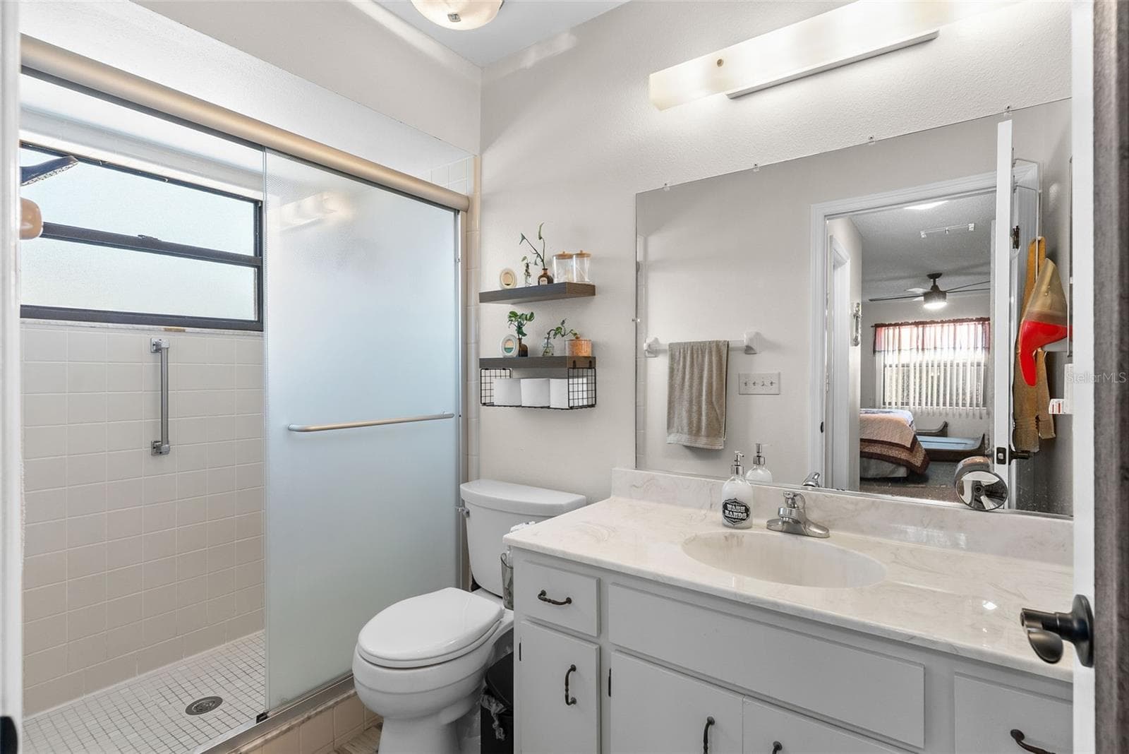 Owners bathroom - 1816 GRANVILLE LN, SUN CITY CENTER