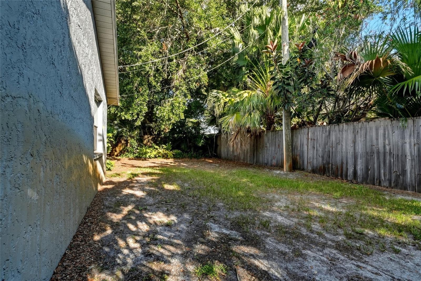 2310 side yard - 2310 29TH ST N, ST PETERSBURG
