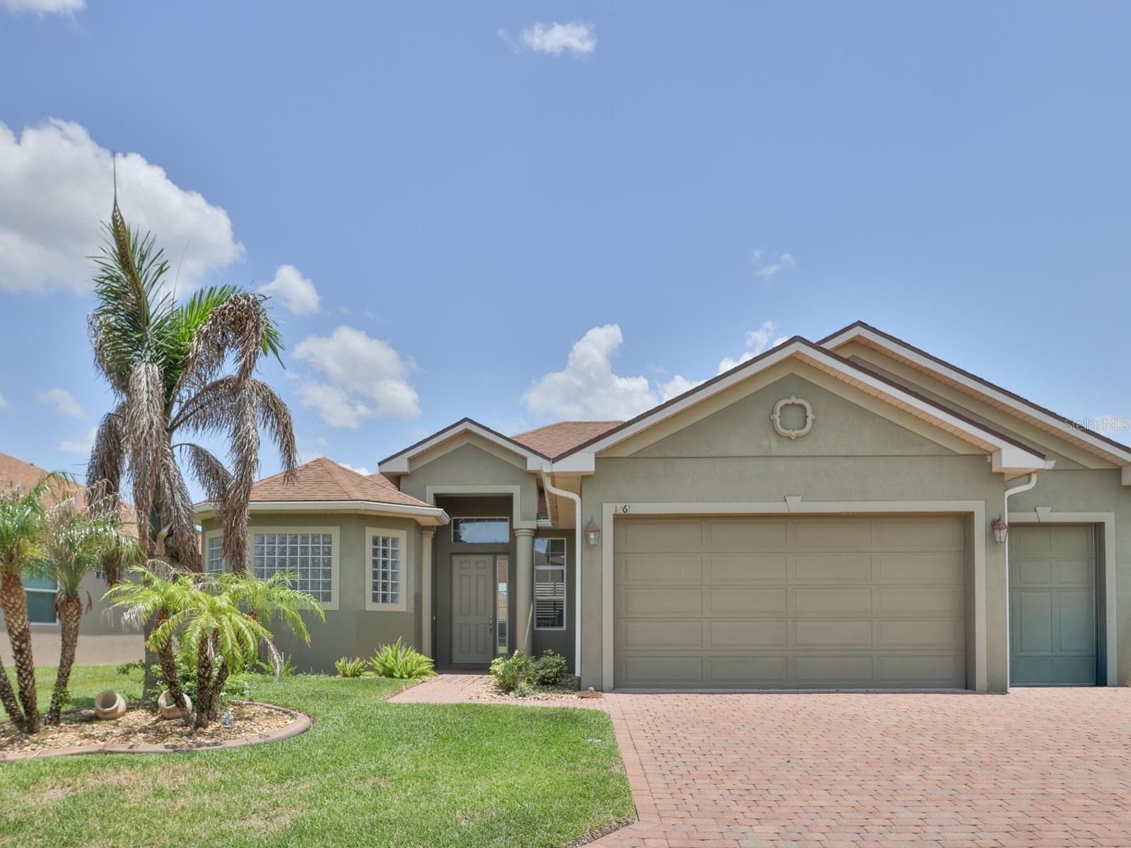 Single Family Residence at 1061 SAWGRASS DR, WINTER HAVEN, photo 2 of 52
