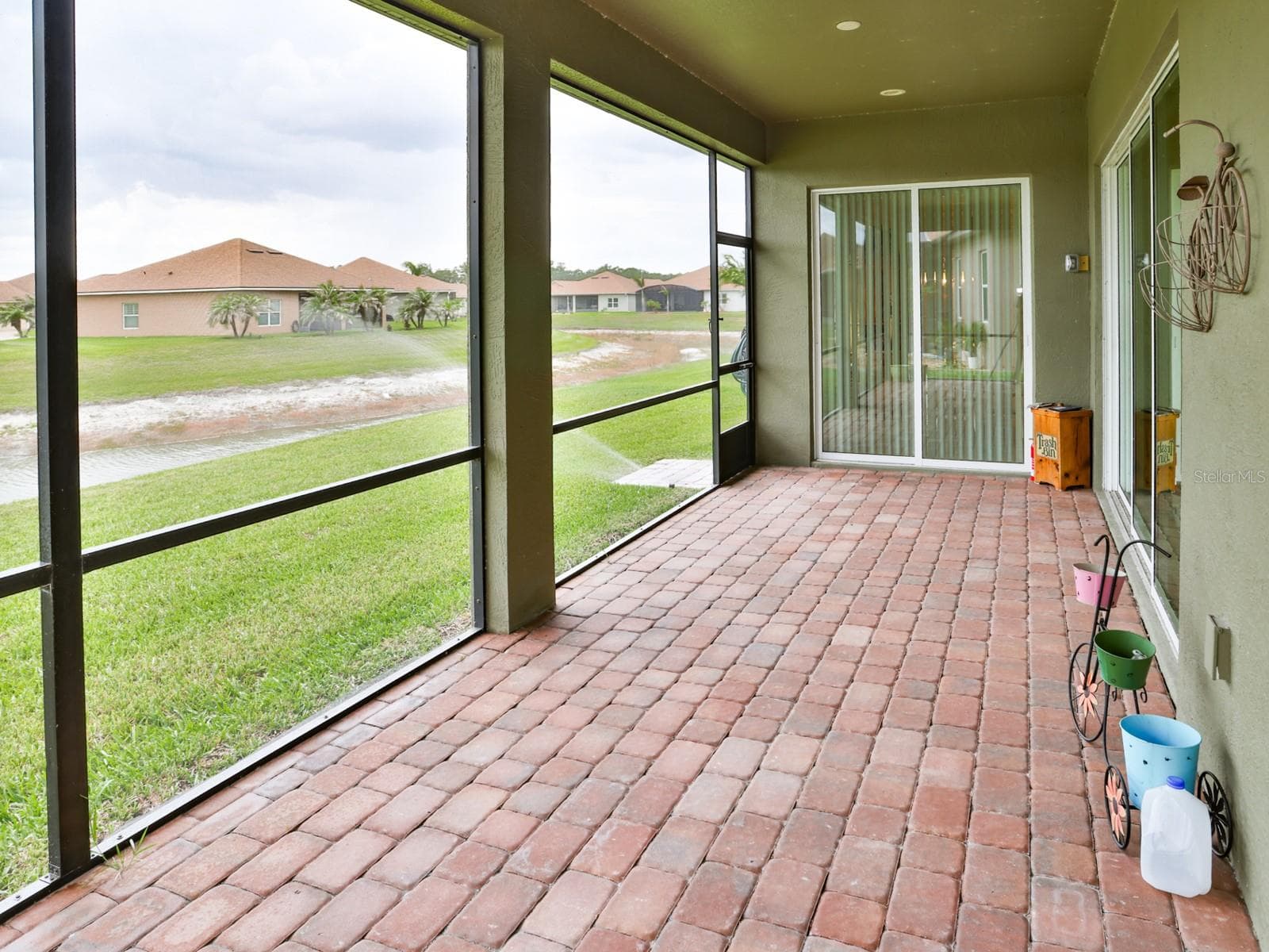 Single Family Residence at 1061 SAWGRASS DR, WINTER HAVEN, photo 23 of 52