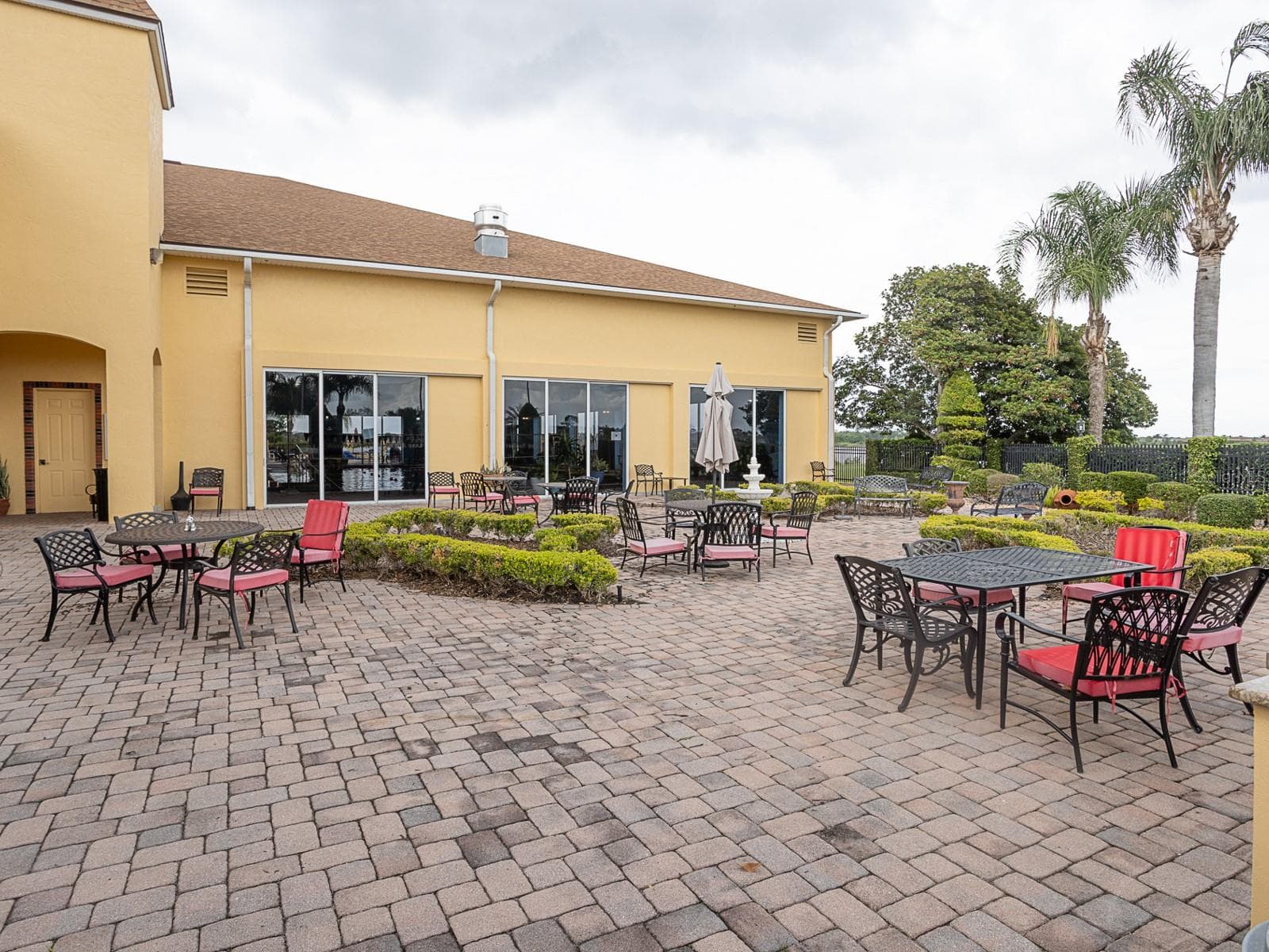Single Family Residence at 1061 SAWGRASS DR, WINTER HAVEN, photo 42 of 52