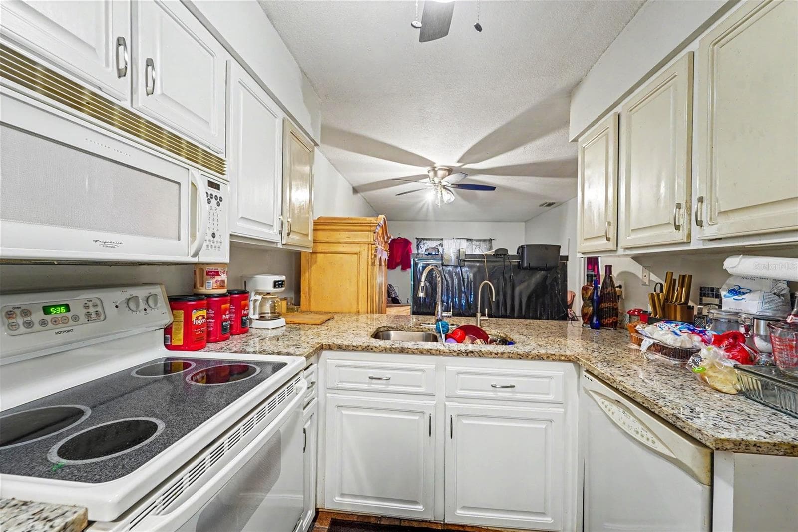 Villa at 12435 KNOLLBROOK LN, HUDSON, photo 5 of 16
