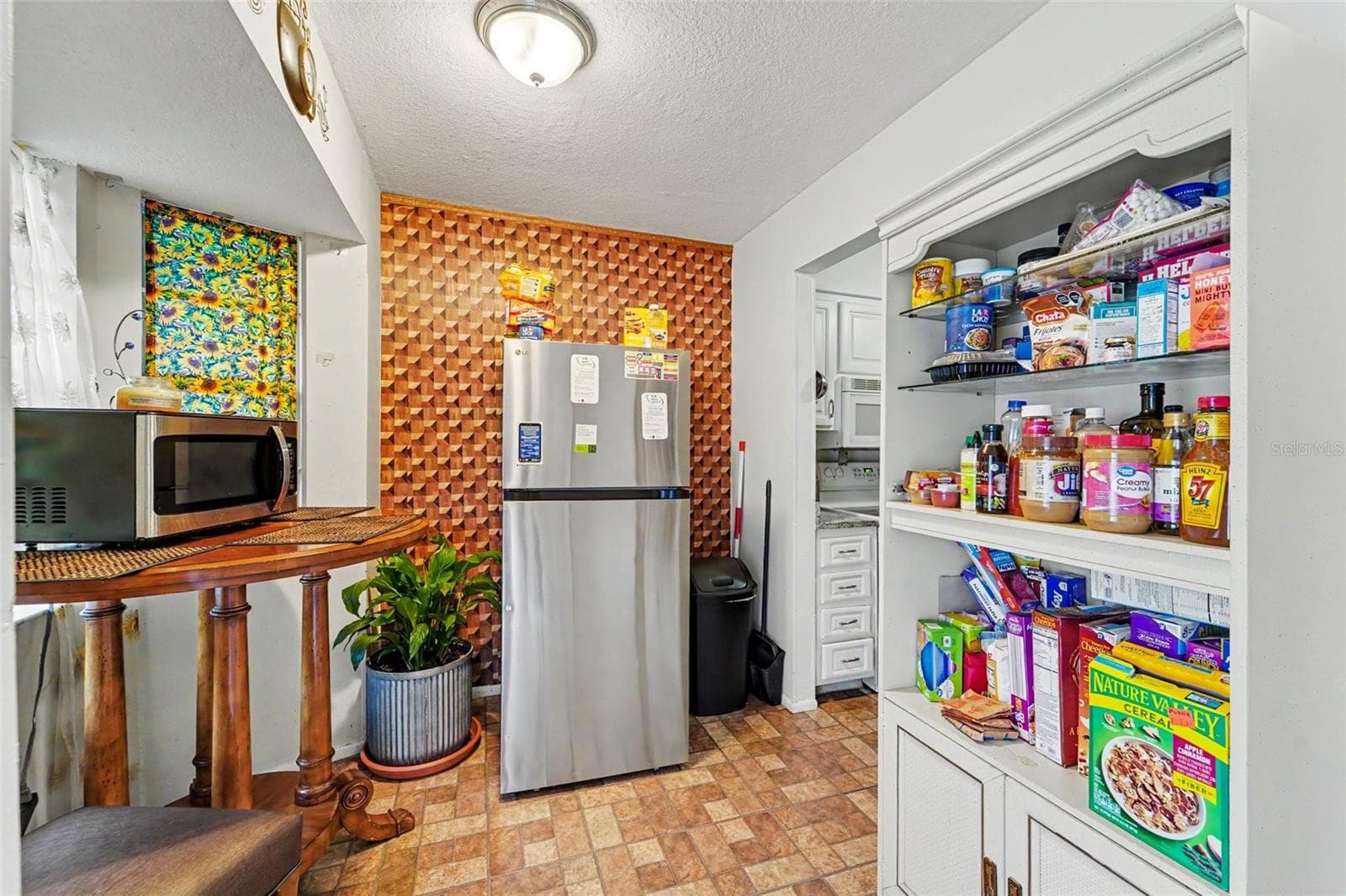 Villa at 12435 KNOLLBROOK LN, HUDSON, photo 6 of 16