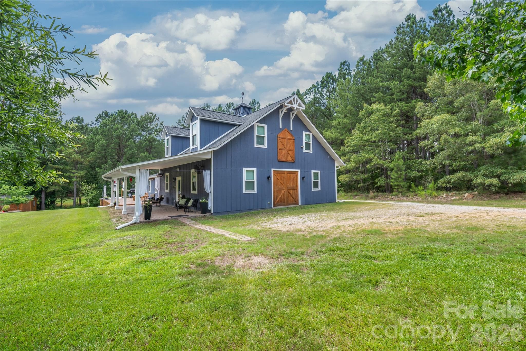 Single Family Residence at York, photo 2 of 33
