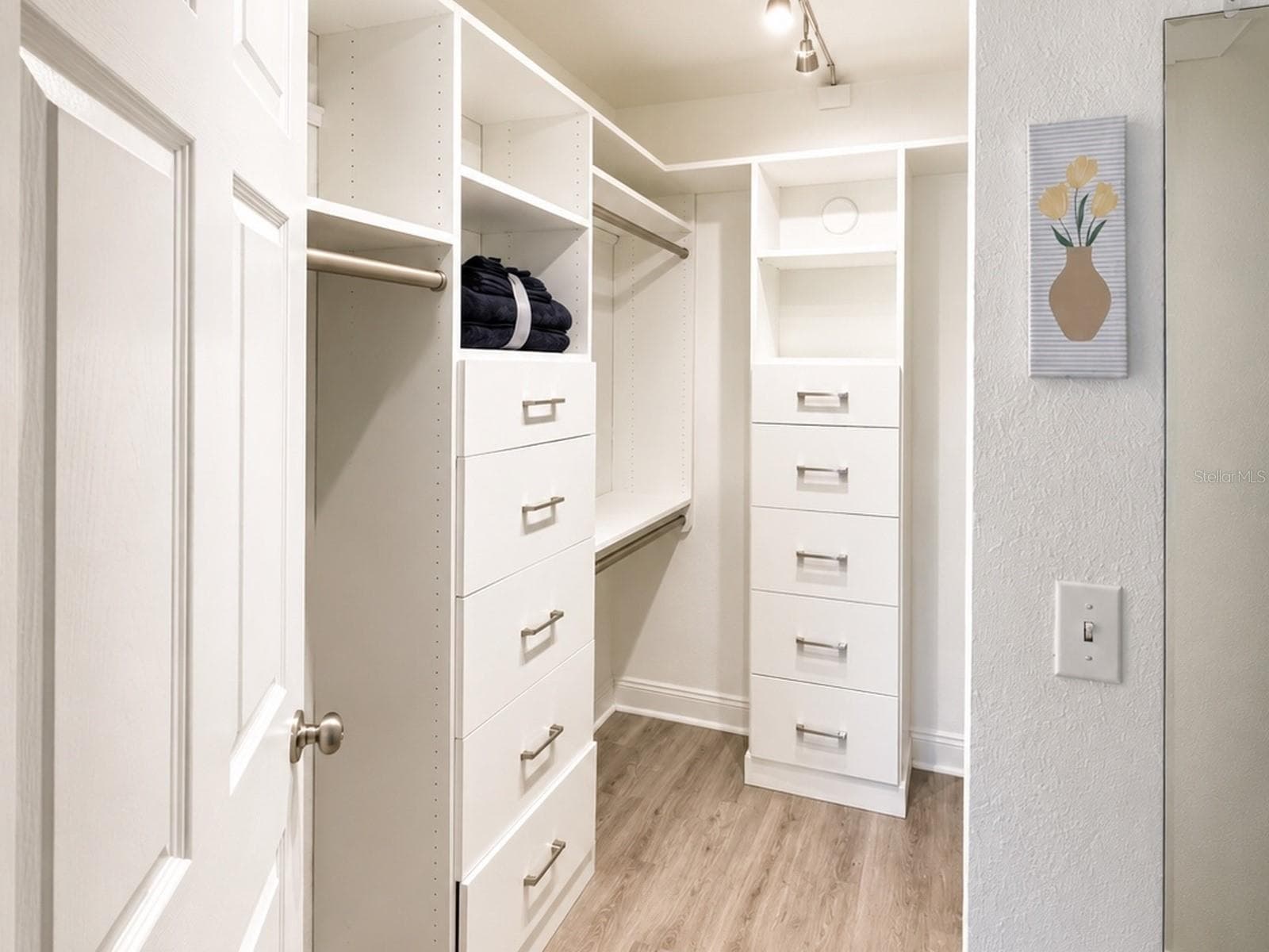 Walk-In Closet Main Bedroom - 2117 LAKEWOOD CLUB DR S #7-N, ST PETERSBURG