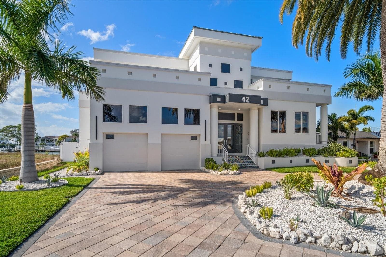 Single Family Residence at 42 MIDWAY IS, CLEARWATER BEACH, photo 2 of 37