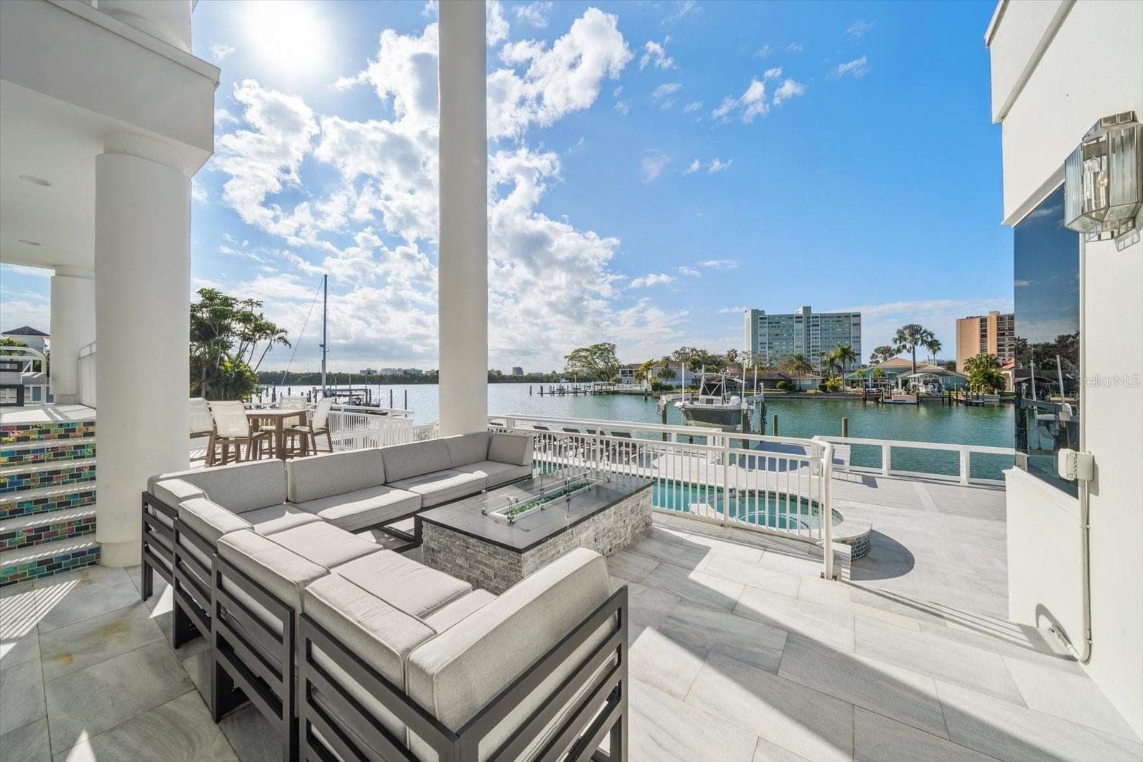 Single Family Residence at 42 MIDWAY IS, CLEARWATER BEACH, photo 3 of 37
