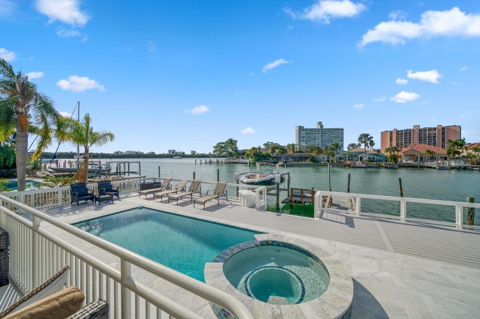 Single Family Residence at 42 MIDWAY IS, CLEARWATER BEACH, photo 4 of 37