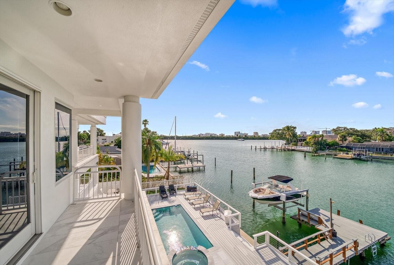 Single Family Residence at 42 MIDWAY IS, CLEARWATER BEACH, photo 5 of 37