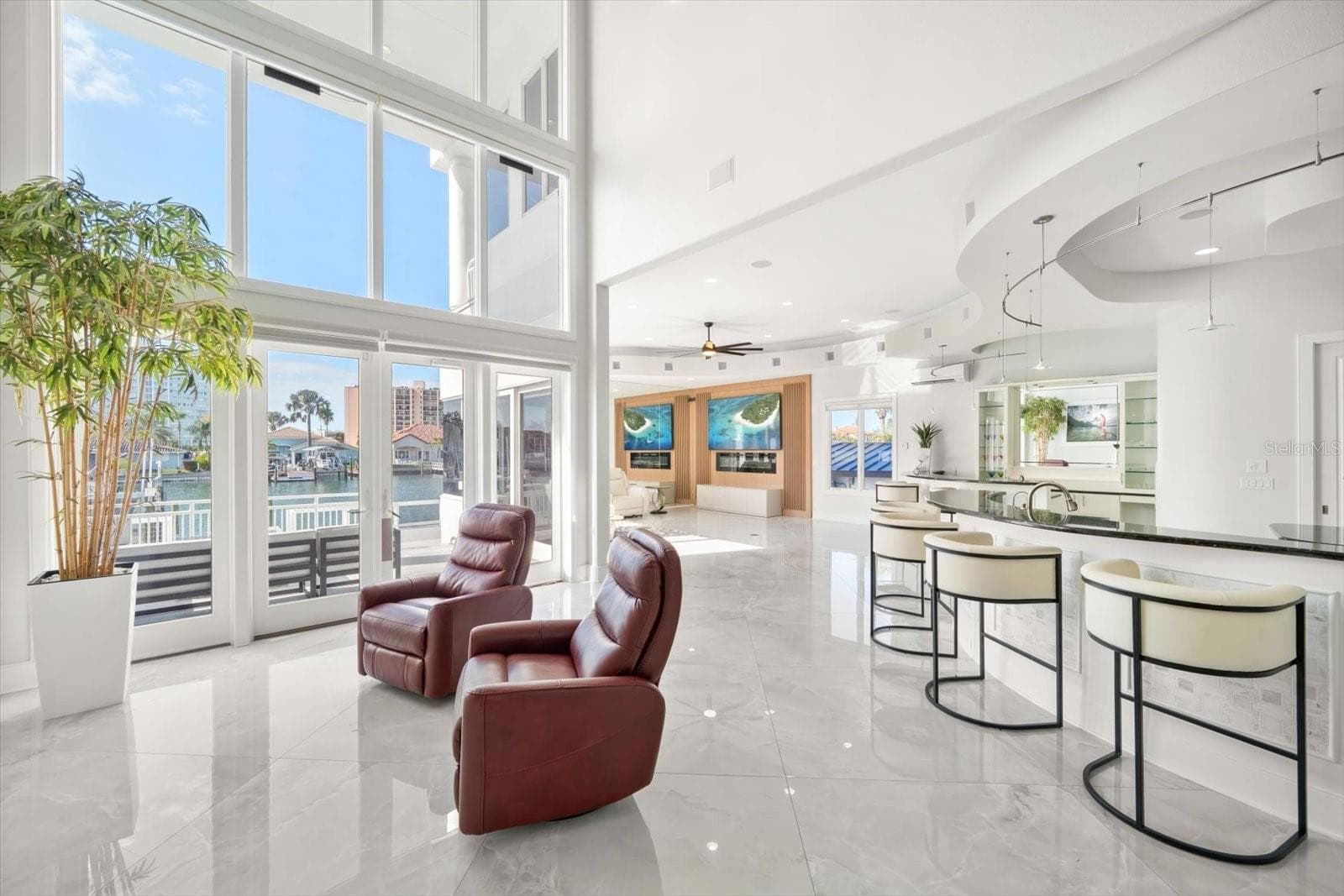 Single Family Residence at 42 MIDWAY IS, CLEARWATER BEACH, photo 6 of 37