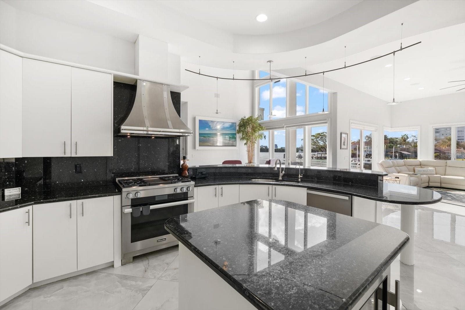 Single Family Residence at 42 MIDWAY IS, CLEARWATER BEACH, photo 14 of 37