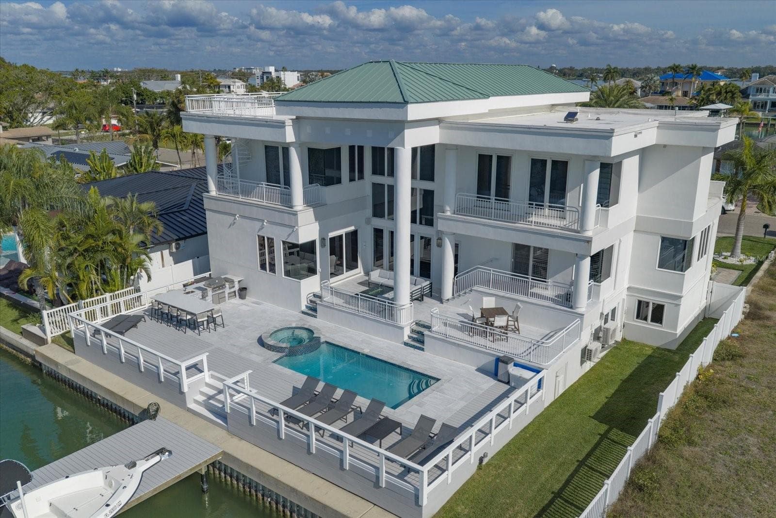 Single Family Residence at 42 MIDWAY IS, CLEARWATER BEACH, photo 21 of 37
