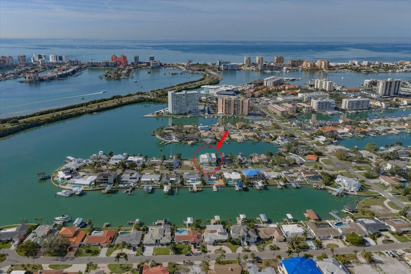 Single Family Residence at 42 MIDWAY IS, CLEARWATER BEACH, photo 24 of 37