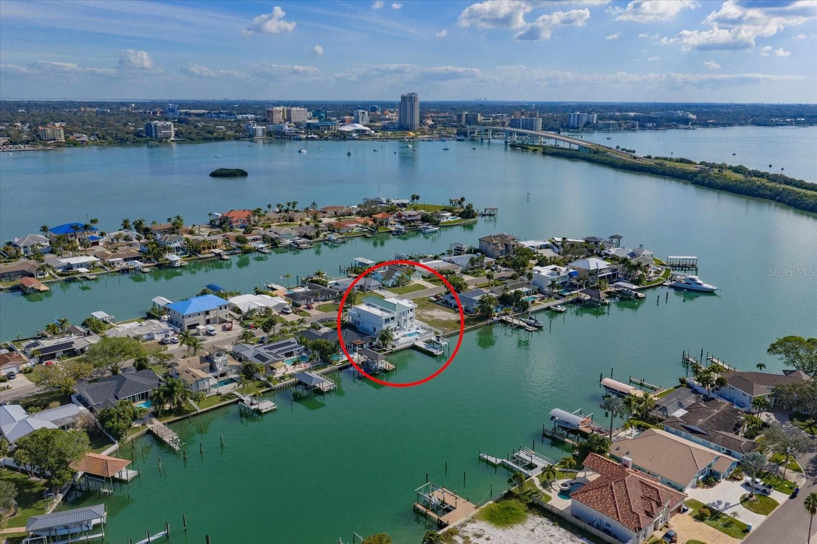 Single Family Residence at 42 MIDWAY IS, CLEARWATER BEACH, photo 25 of 37