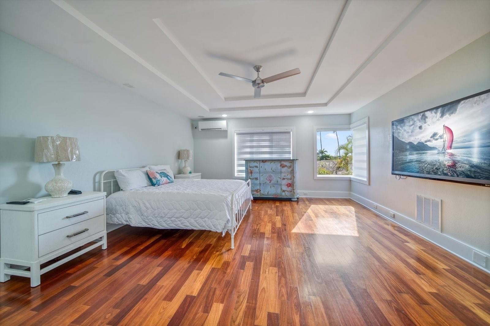 Single Family Residence at 42 MIDWAY IS, CLEARWATER BEACH, photo 26 of 37
