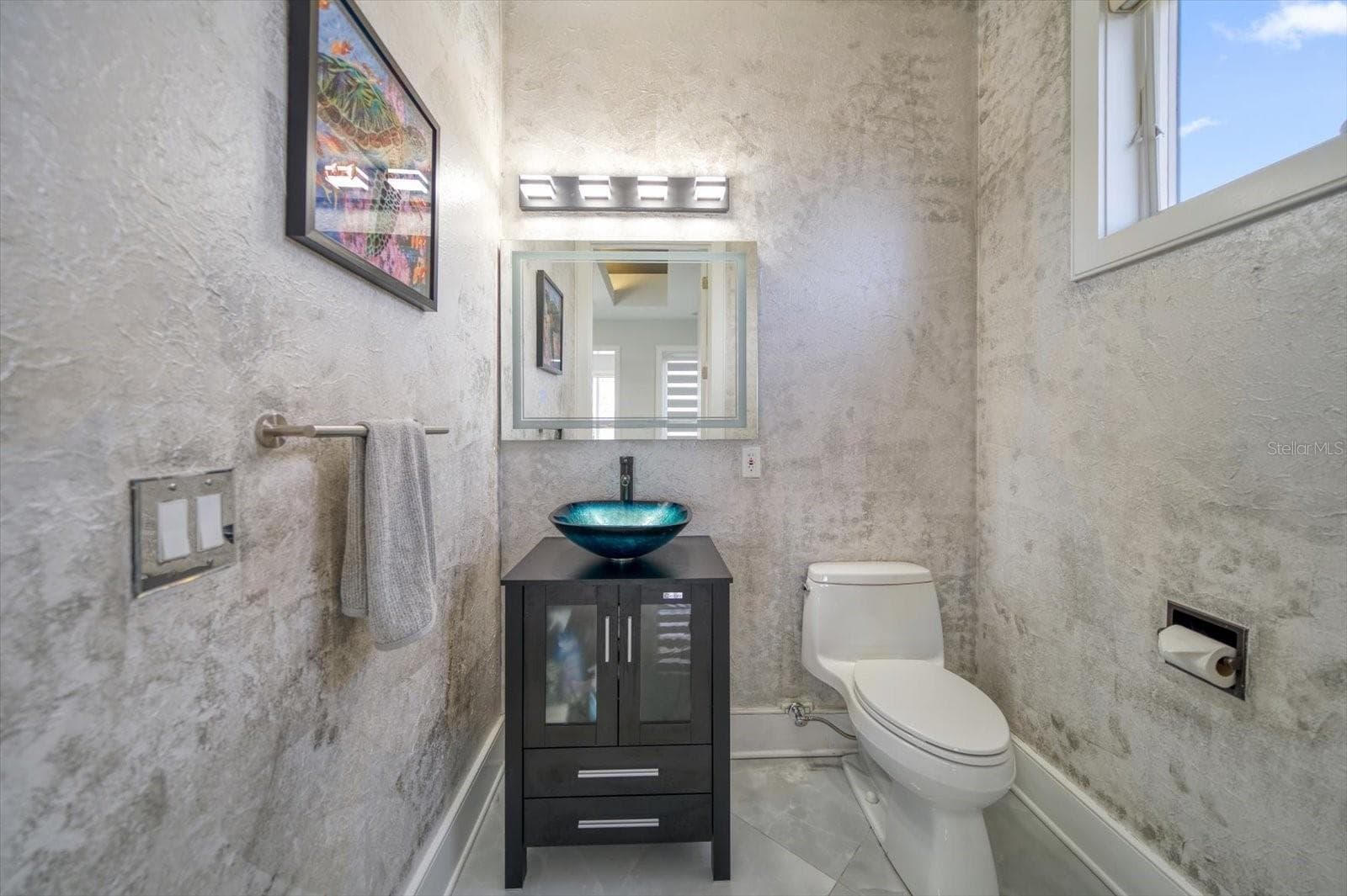 Single Family Residence at 42 MIDWAY IS, CLEARWATER BEACH, photo 27 of 37