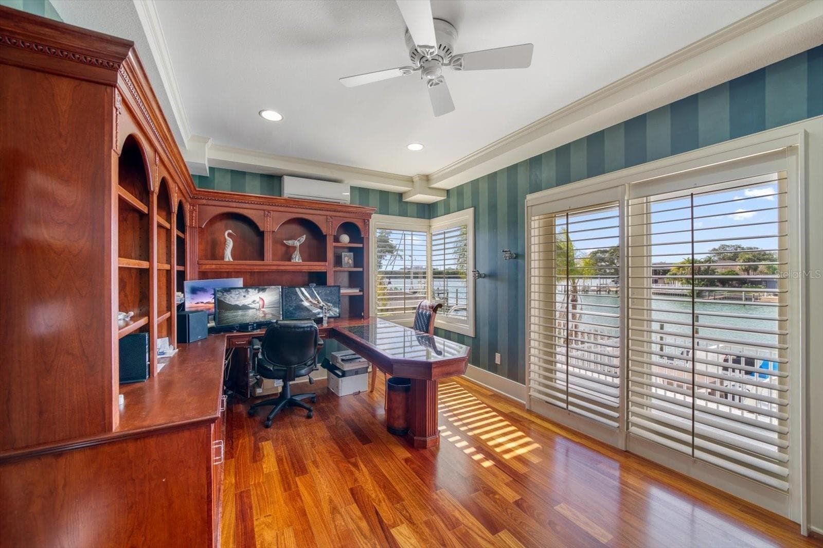 Single Family Residence at 42 MIDWAY IS, CLEARWATER BEACH, photo 28 of 37