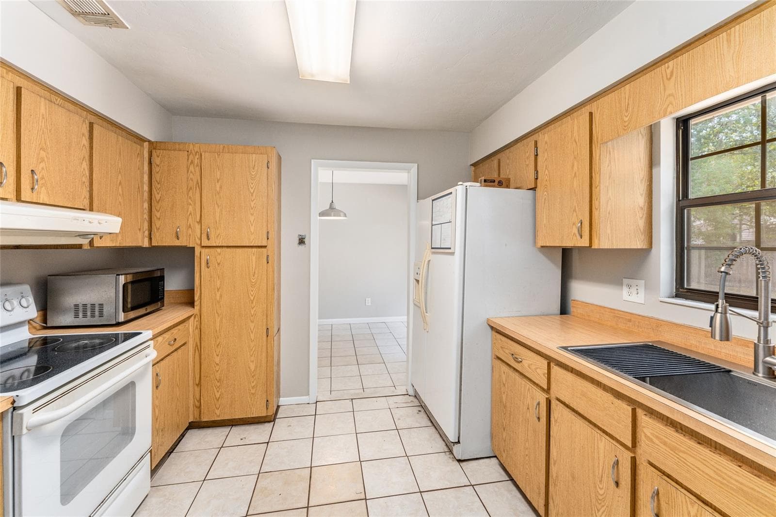 Spacious Kitchen - 2541 NW 52ND PL, GAINESVILLE