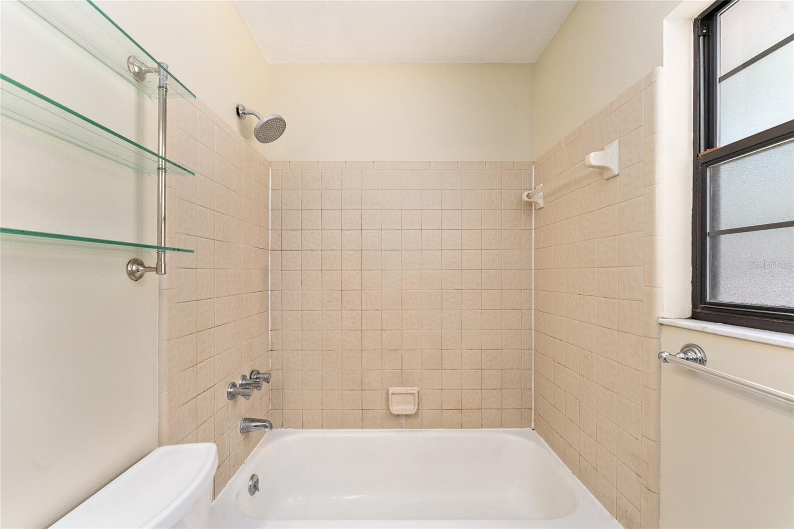 Primary Bathroom - 2541 NW 52ND PL, GAINESVILLE