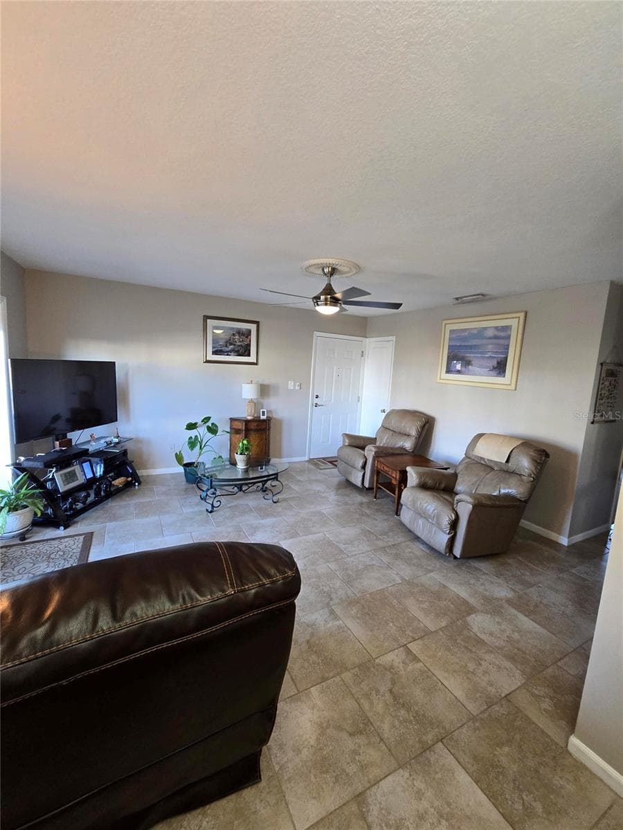 Condominium at 5231 BEACH DR SE #A, ST PETERSBURG, photo 4 of 23