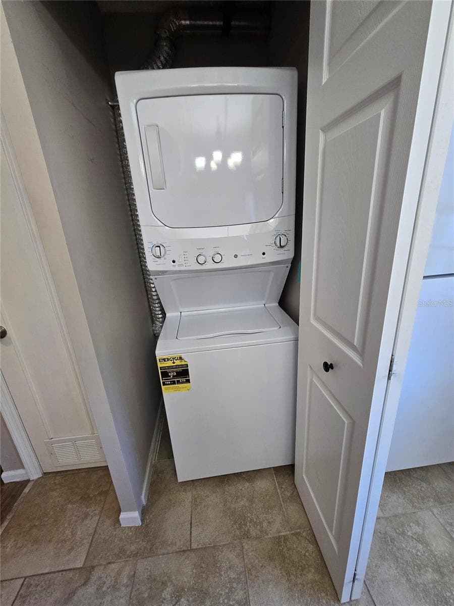 Condominium at 5231 BEACH DR SE #A, ST PETERSBURG, photo 13 of 23