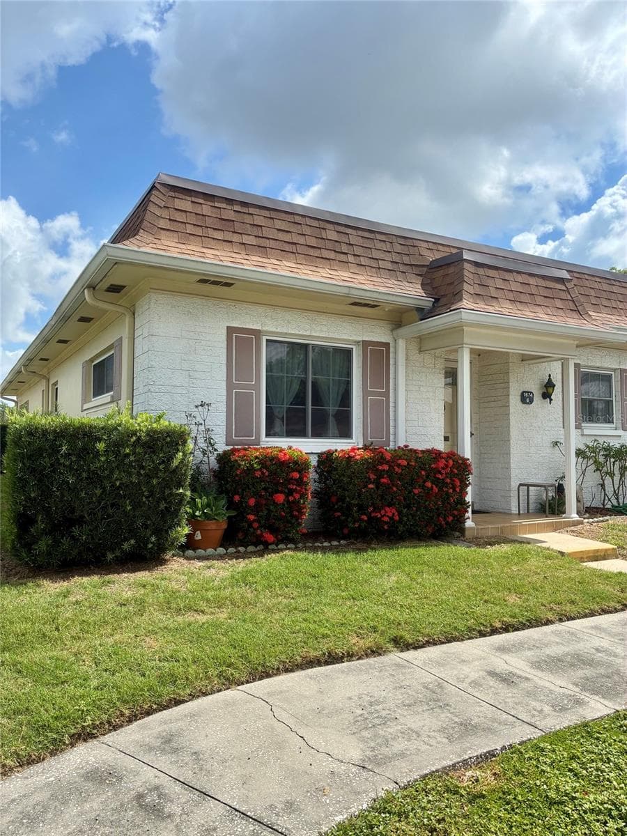 1674 S LAKE AVE #6