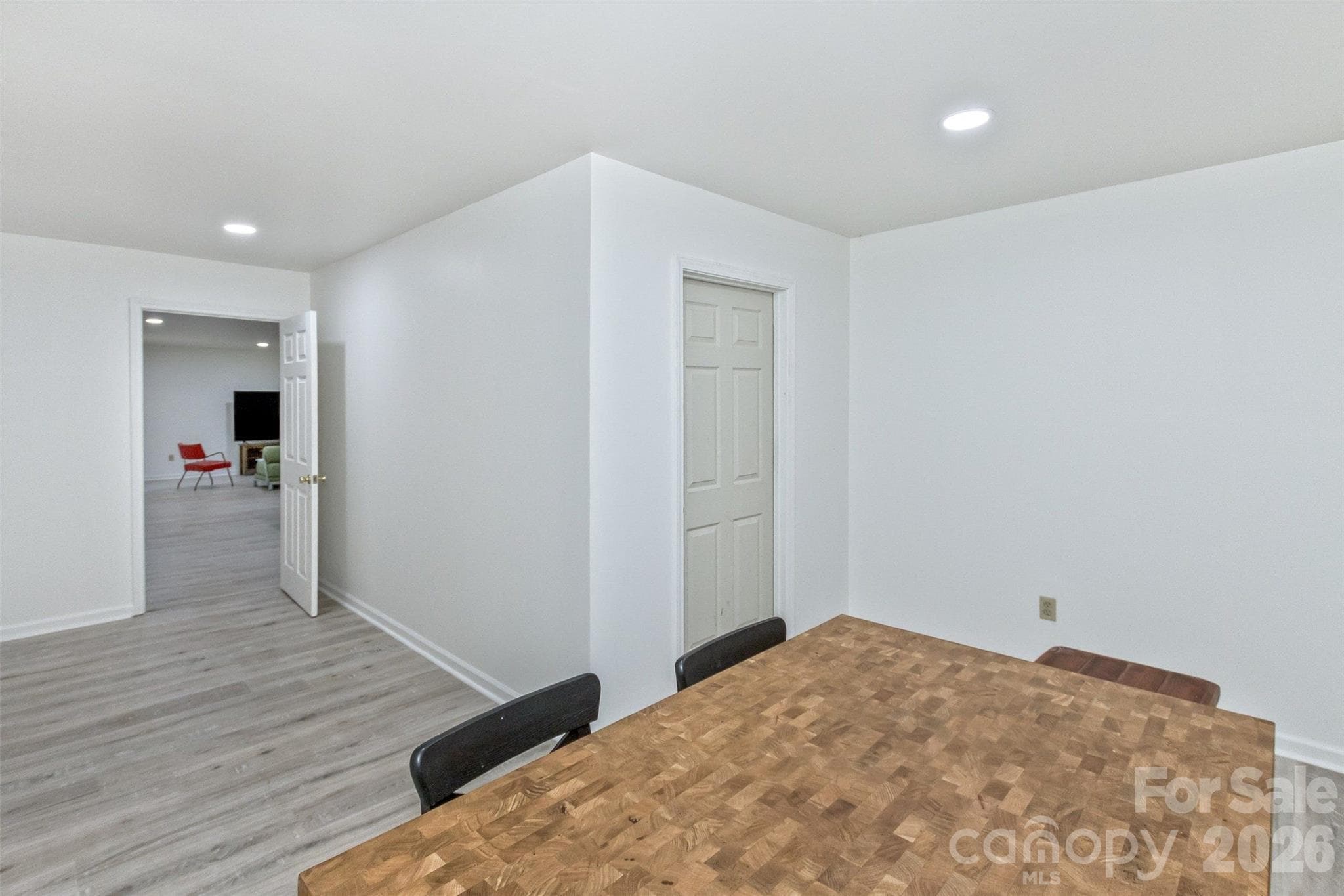 Single Family Residence at 15 Village Green Drive, Alexander, photo 40 of 48