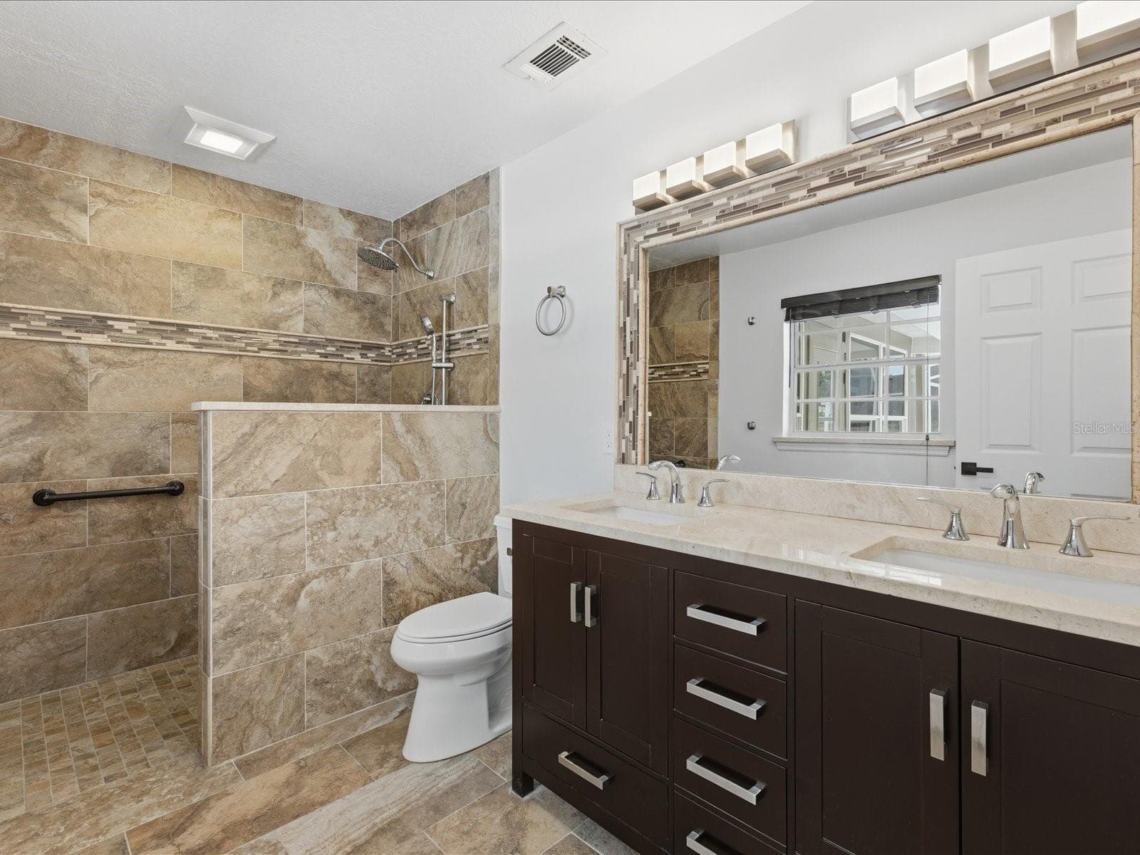 Single Family Residence at 505 LAKE CHARM DR, OVIEDO, photo 42 of 70