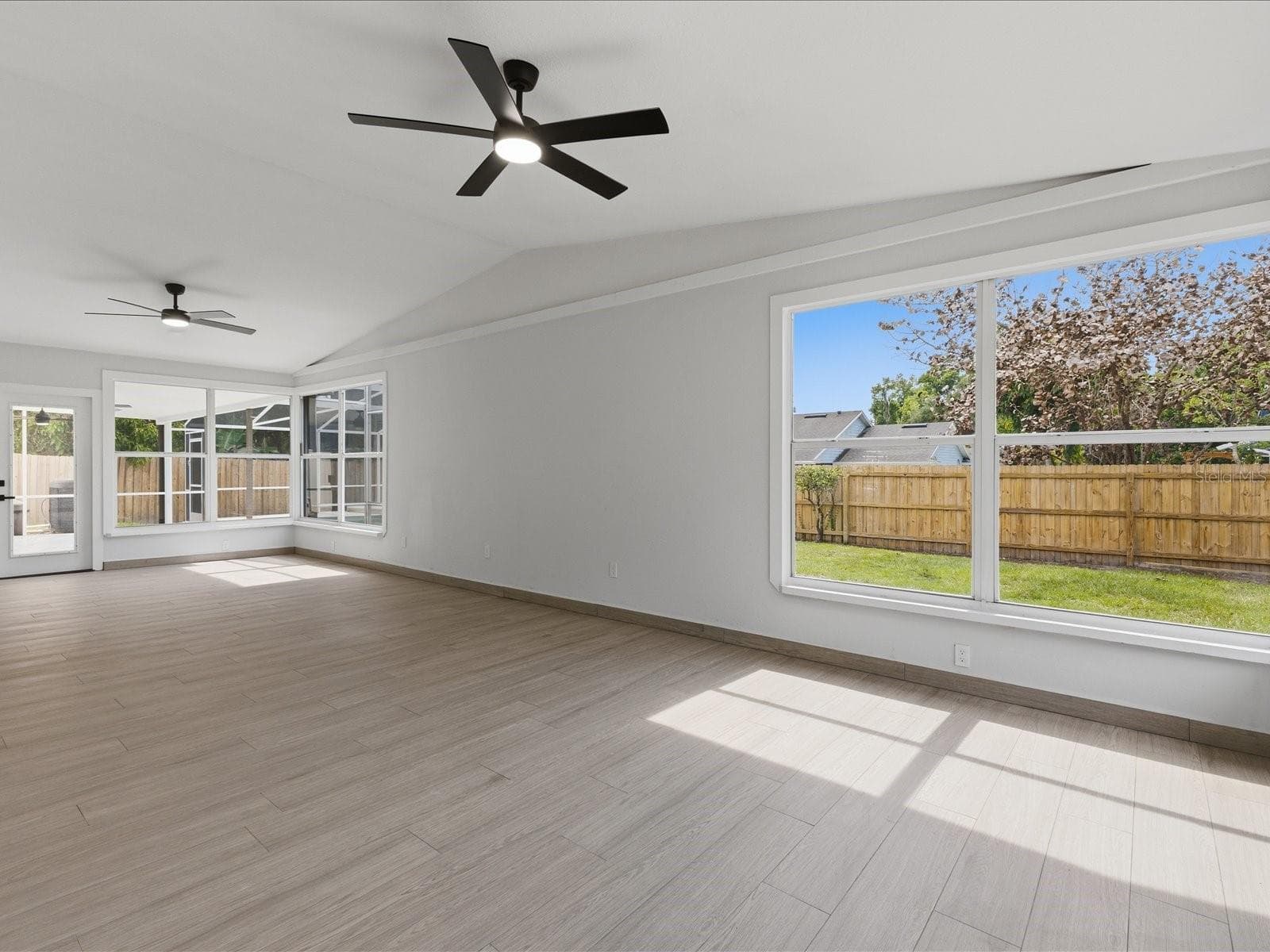 Single Family Residence at 505 LAKE CHARM DR, OVIEDO, photo 41 of 70