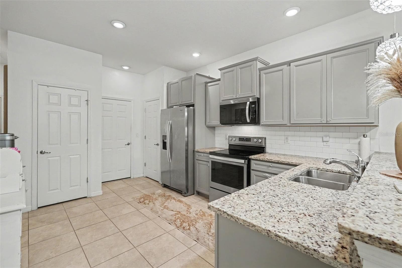 Townhouse at 5374 SYLVESTER LOOP, TAMPA, photo 8 of 26