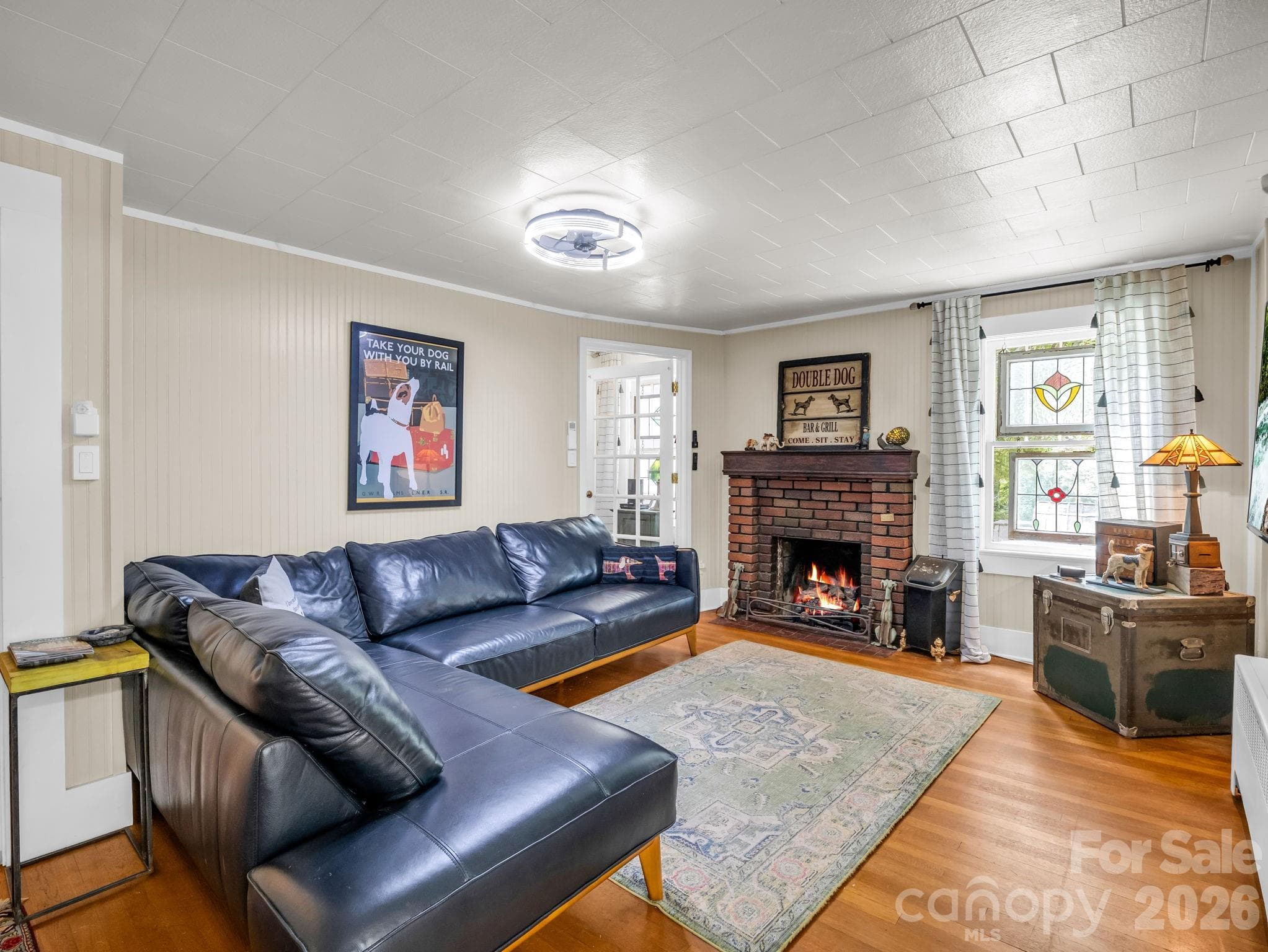 Warm & Inviting Living Space - 23 Sunset Drive, Black Mountain