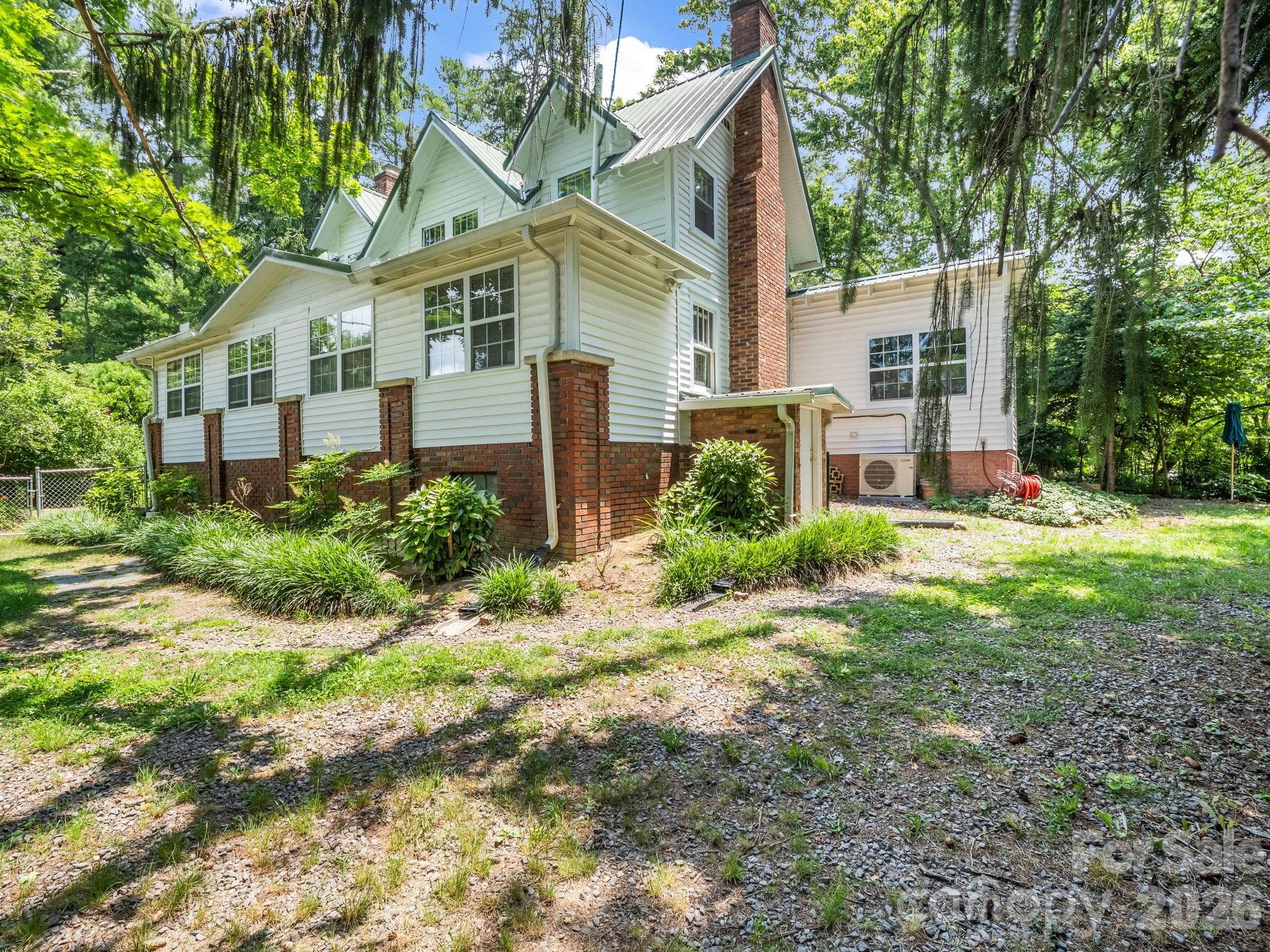 Spacious Backyard - 23 Sunset Drive, Black Mountain