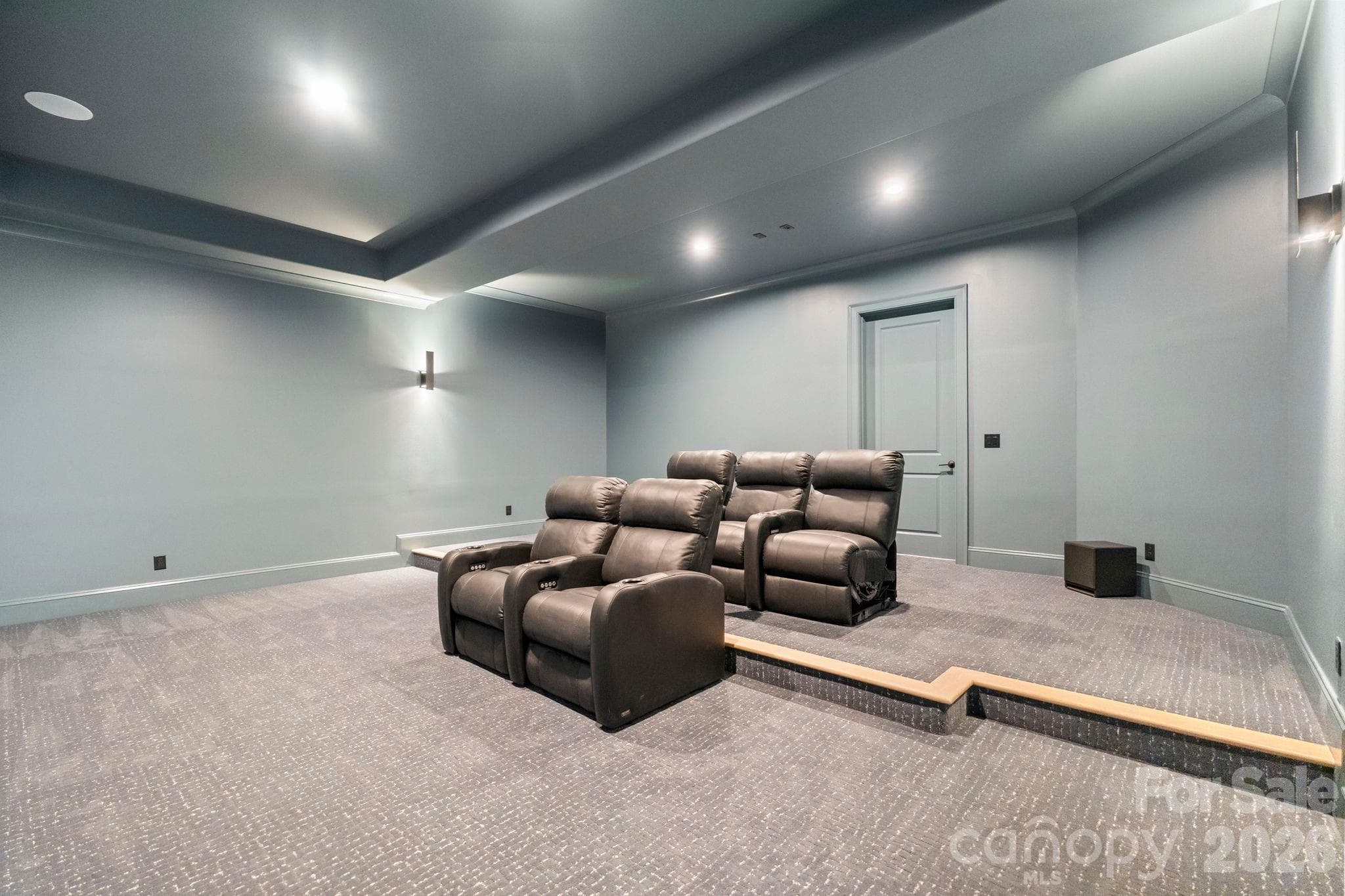 Media room to enjoy a movie after a long day on the lake - 2494 Primm Road, Denver