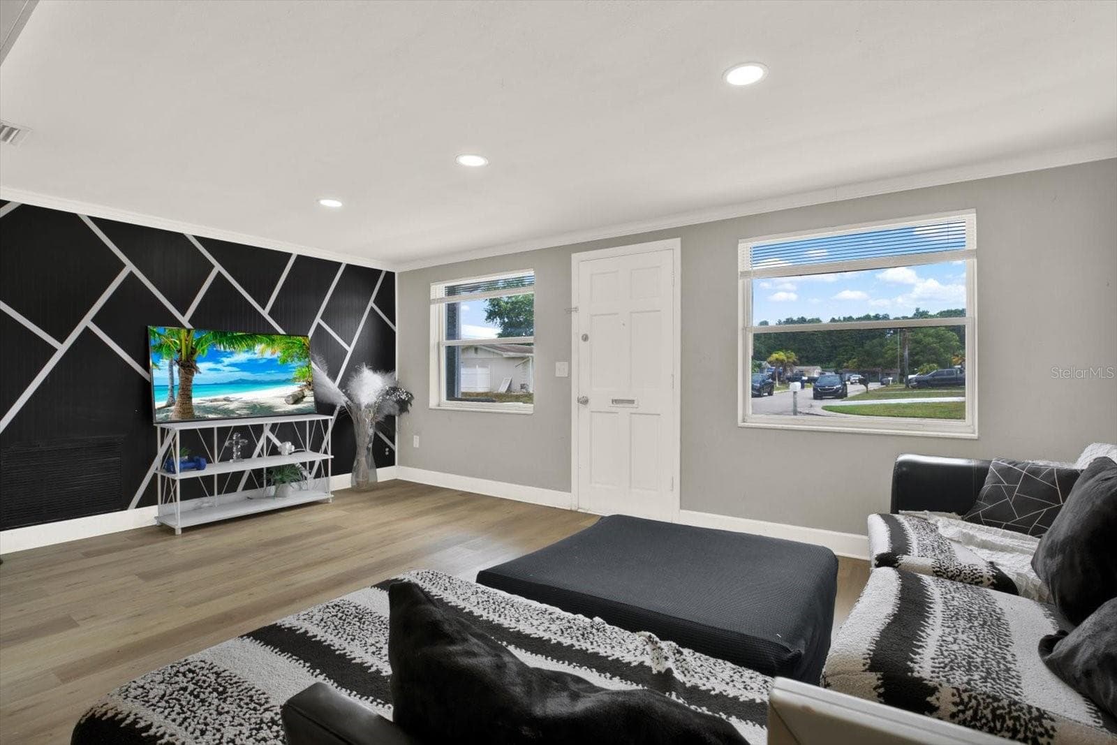 living room/main entry - 3920 BEACON SQUARE DR, HOLIDAY