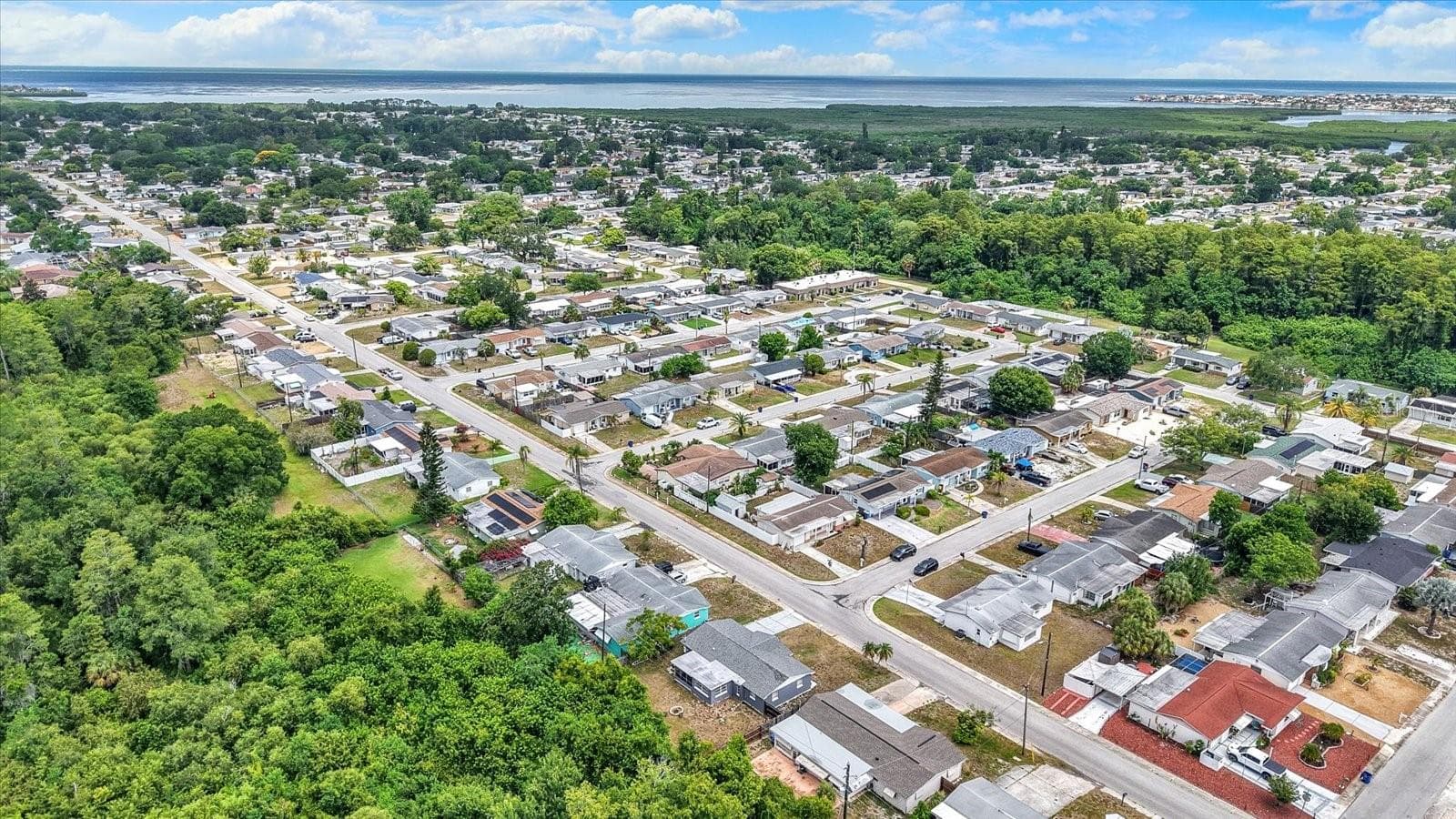 arial drone neighborhood view 1 - 3920 BEACON SQUARE DR, HOLIDAY