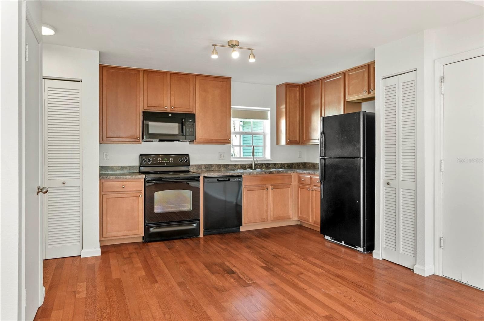 Condominium at 317 E AMELIA ST #7, ORLANDO, photo 7 of 21