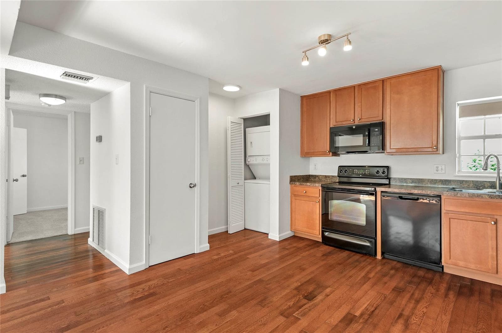 Condominium at 317 E AMELIA ST #7, ORLANDO, photo 12 of 21
