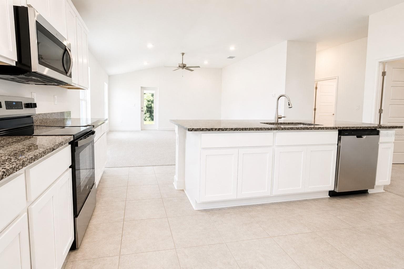 Kitchen Island - 7606 BENT TREE LOOP, ST CLOUD