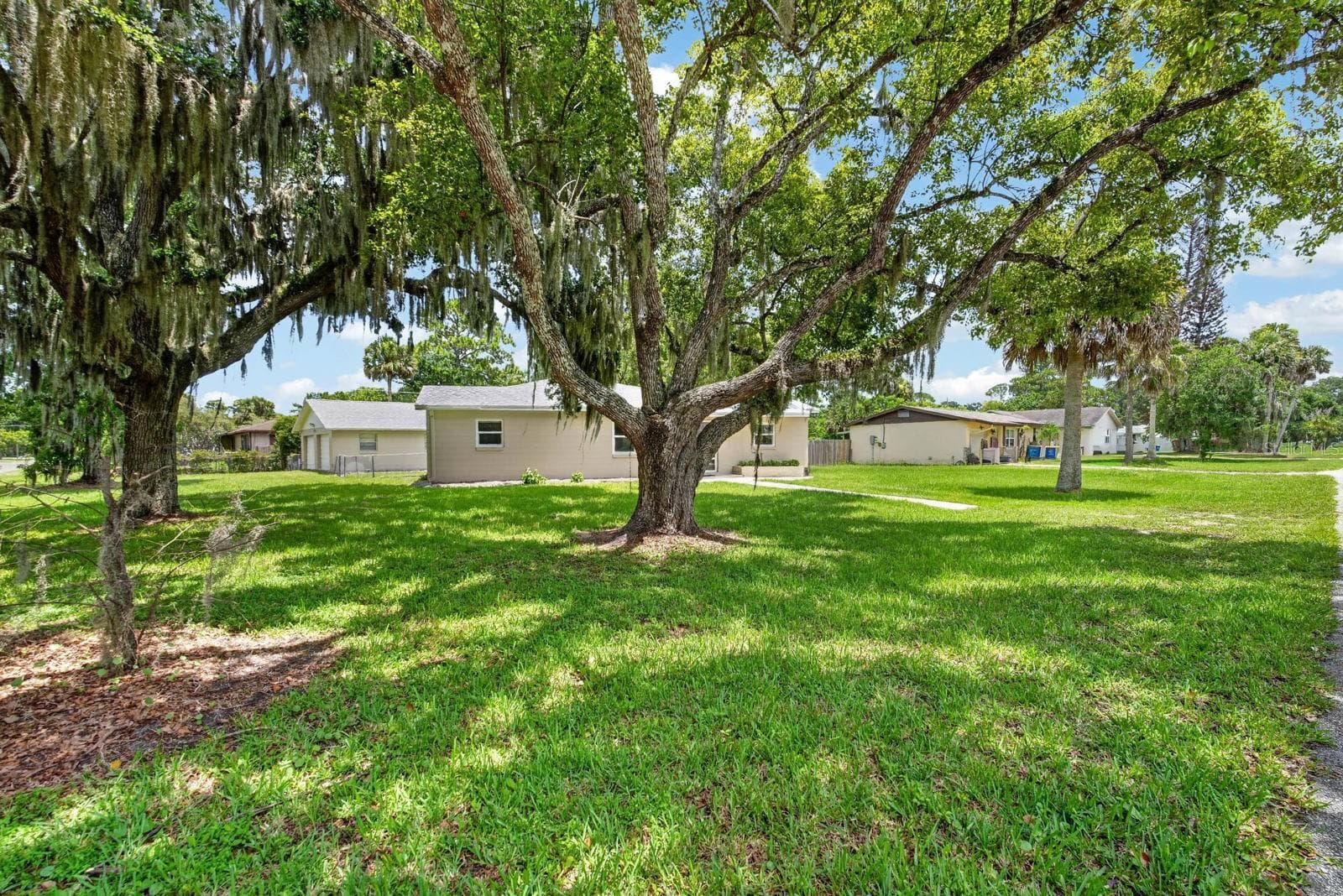 Single Family Residence at 2205 JUNIPER DR, EDGEWATER, photo 3 of 24